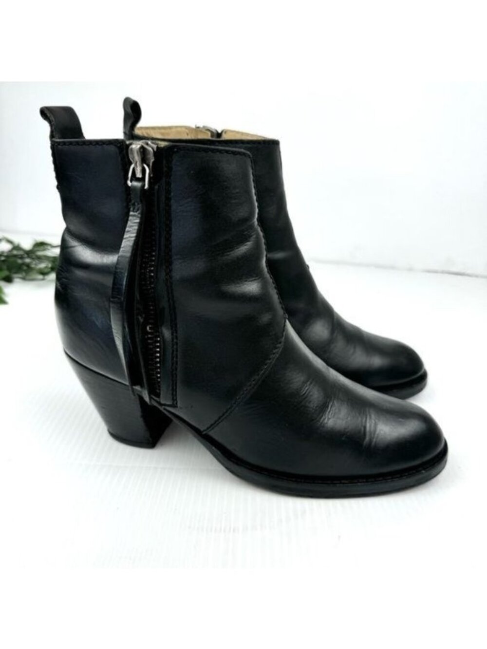 Acne Studios Pistol black leather ankle Boots Size 9